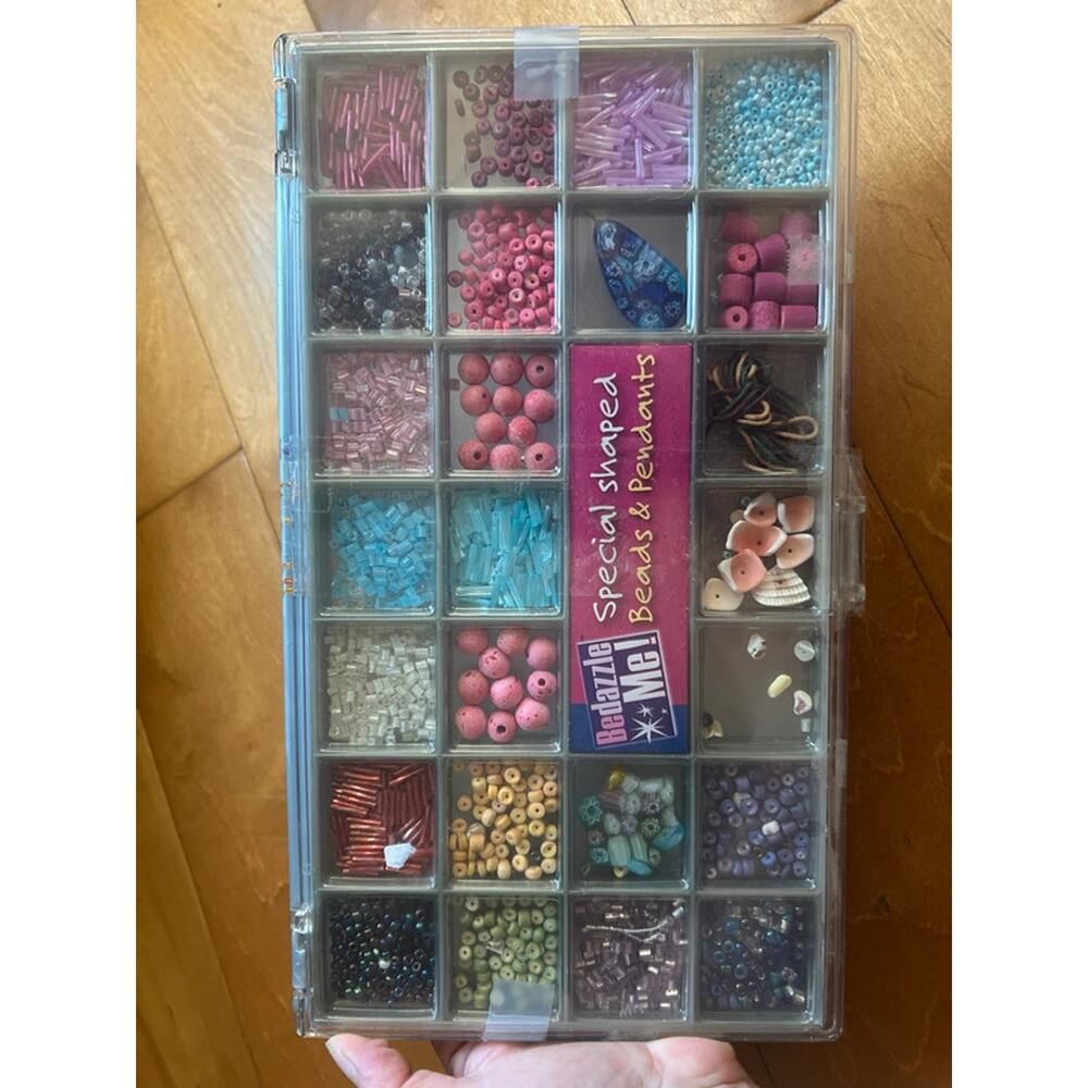 Large lot of beads seed beads / glass / pendants 4 boxes full - Picture 3 of 10